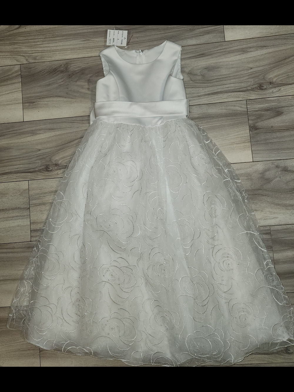 David's Bridal White Flower-Embroidered Satin & Tulle Formal Dress